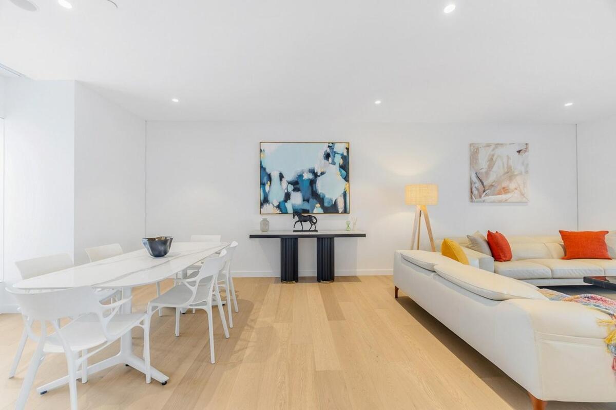 B1 Next To The Crown Door Step To Cafe Cbd * Sydney