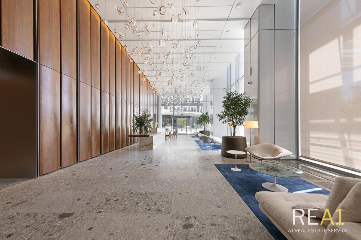 B1 Next To The Crown Door Step To Cafe Cbd Apartment Sydney