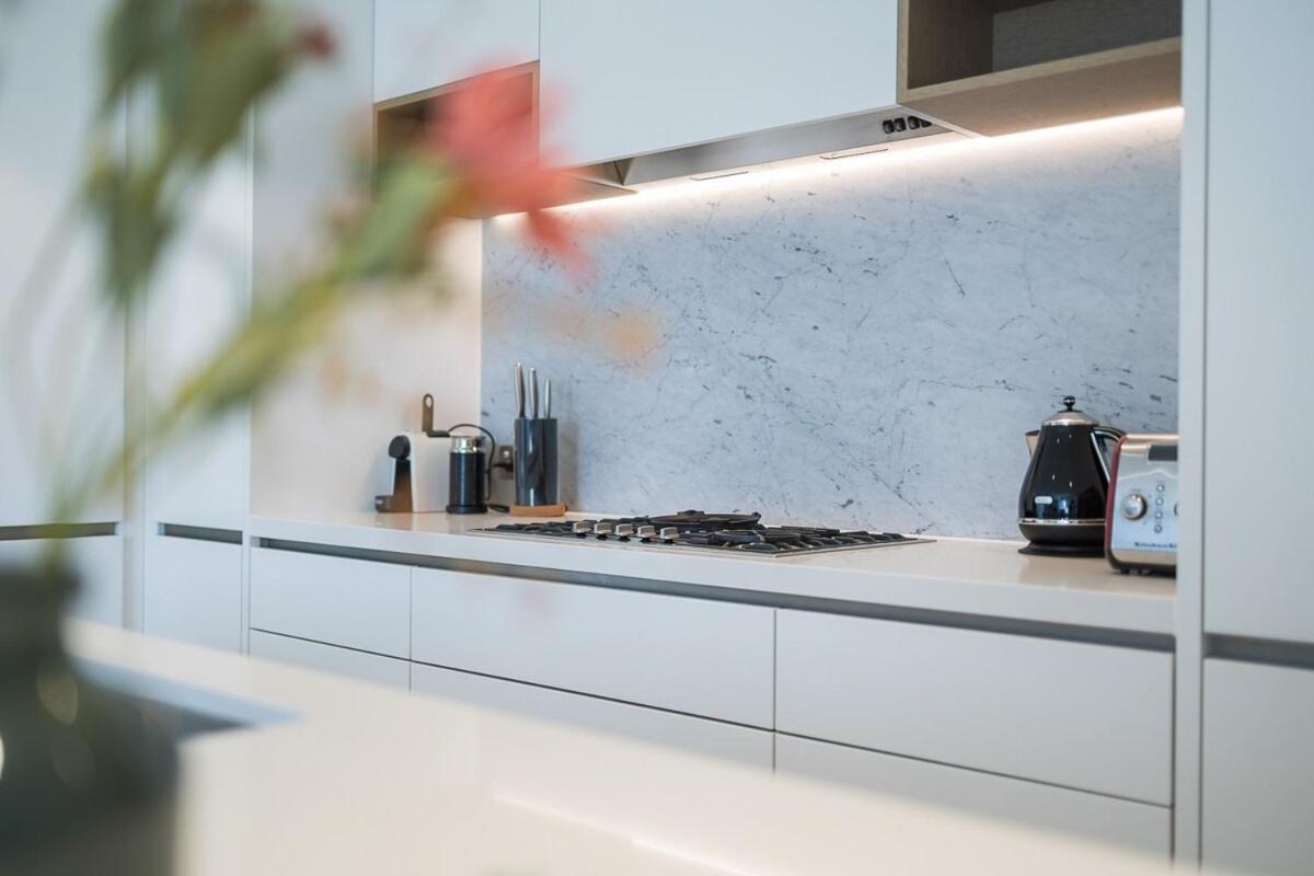 Apartment B1 Next To The Crown Door Step To Cafe Cbd Sydney
