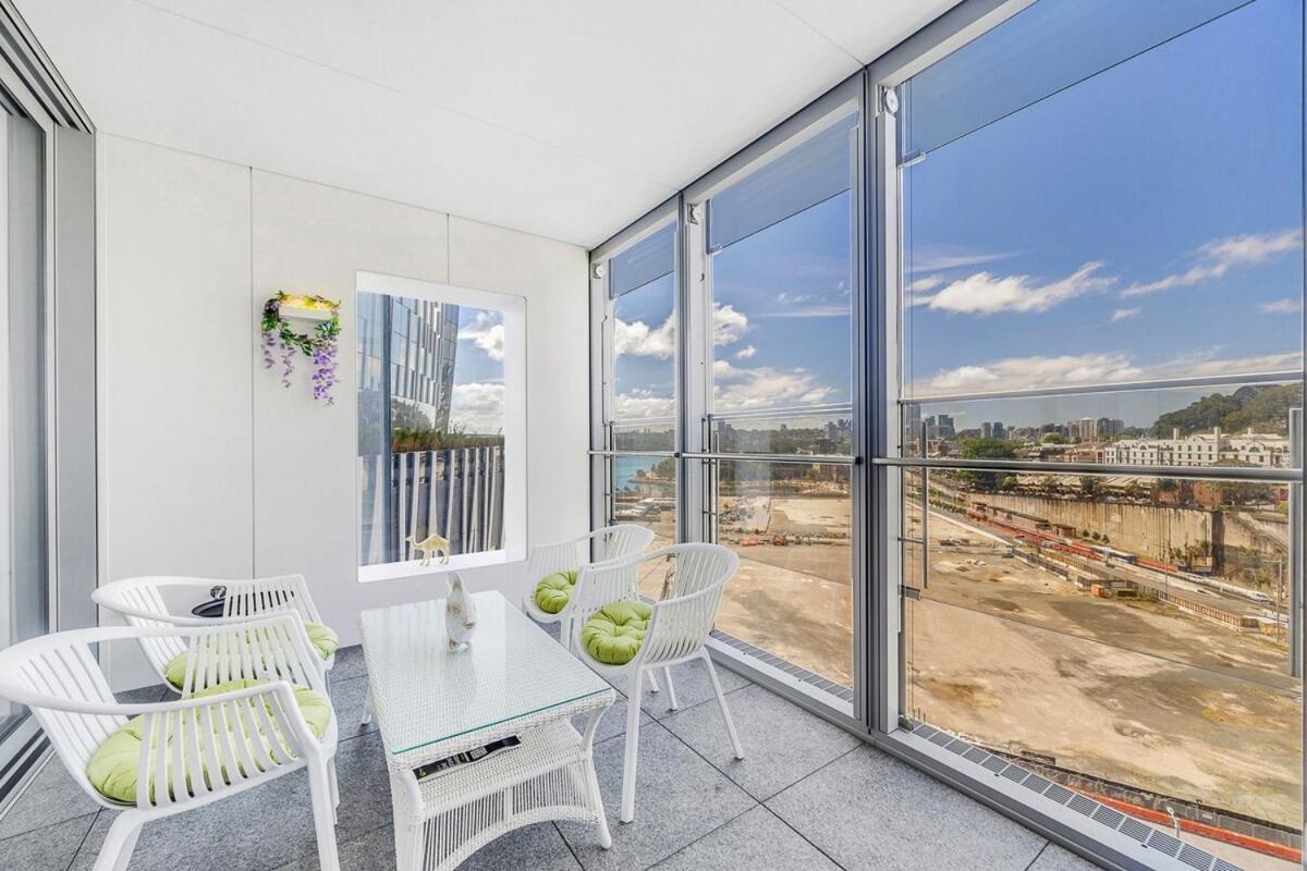 Apartment B1 Next To The Crown Door Step To Cafe Cbd Sydney