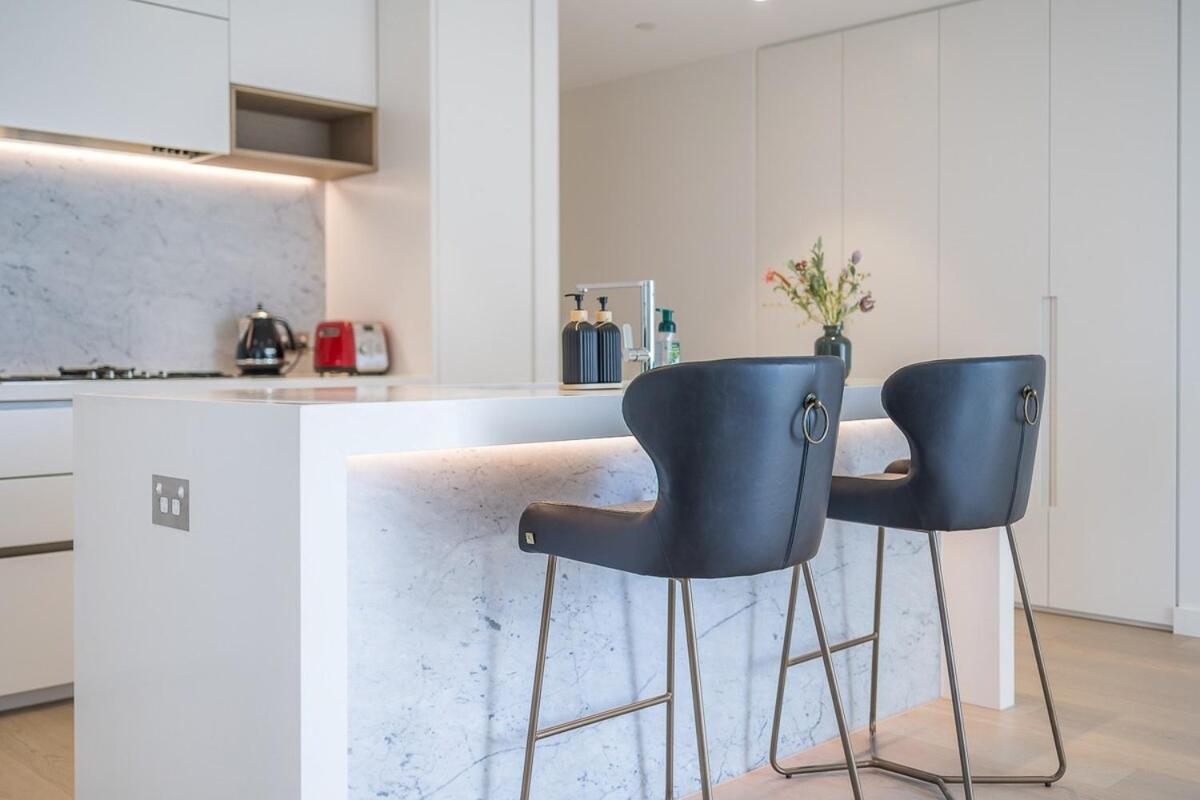 Apartment B1 Next To The Crown Door Step To Cafe Cbd Sydney